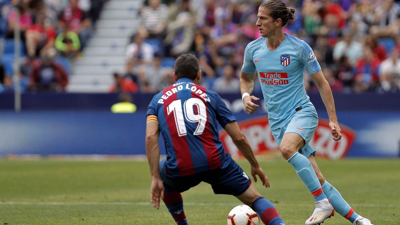 2-2. El Atlético se rehizo en inferioridad y truncó la fiesta del Levante