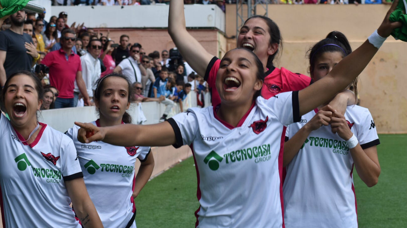 Gol de Jessica, del CD Tacón, al Santa Teresa (2-0)