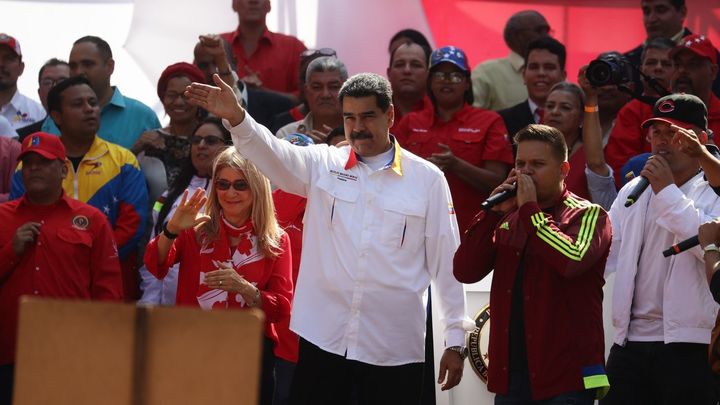 Maduro propone adelantar las elecciones legislativas como solución a la crisis