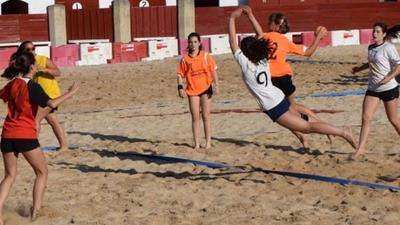 Pedro Moreno, el alma de la liga de balonmano playa