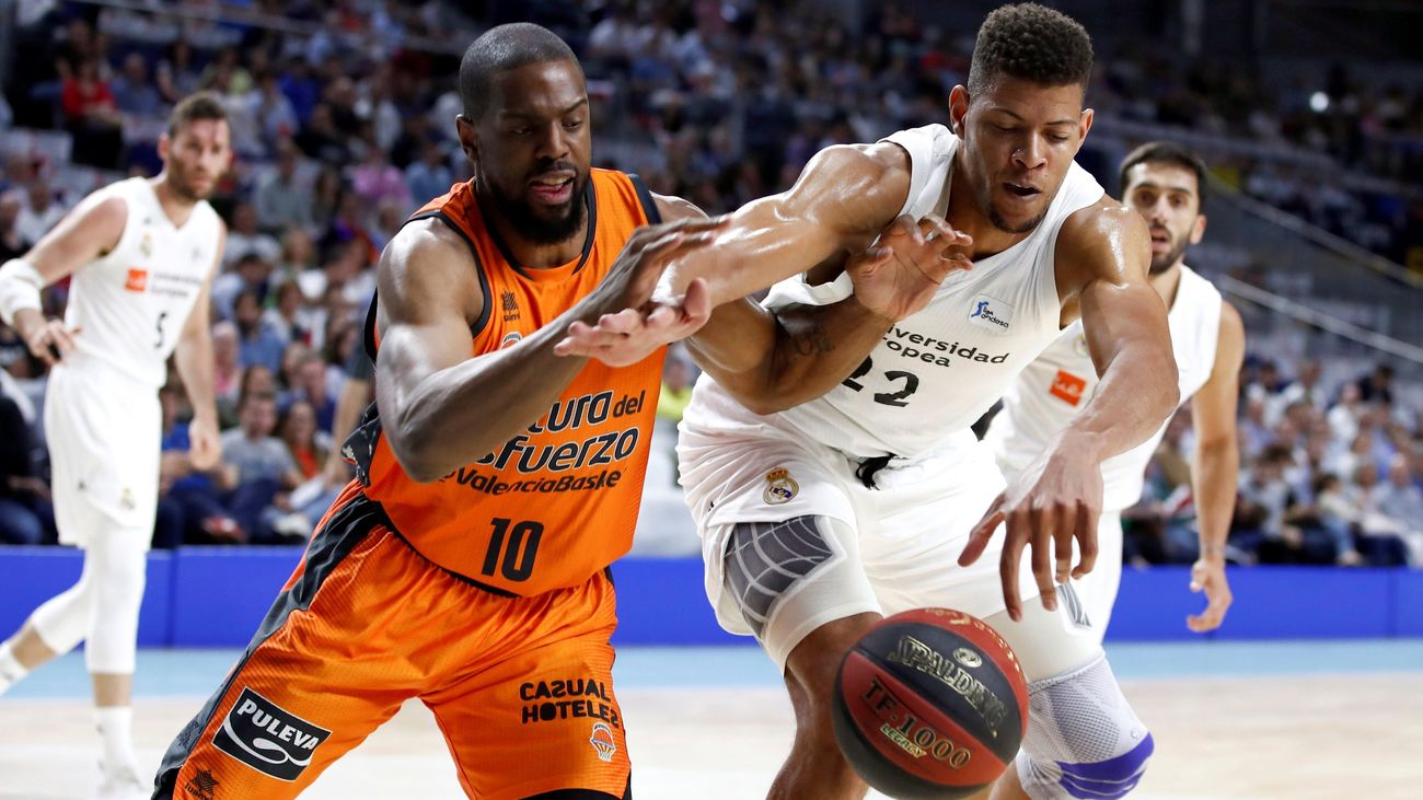 83-77. El Real Madrid salva el liderato ante el Valencia