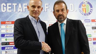 Ángel Torres: "Jorge Molina tiene dos años más de contrato"
