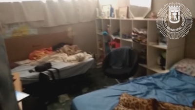 Así es por dentro el hostal clandestino de Usera