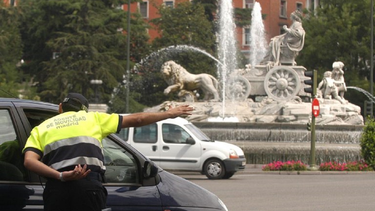 El Ayuntamiento acuerda una subida de 1.000 euros en el complemento de los agentes de movilidad