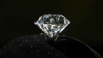 Roban un diamante de 45 millones de euros en un hotel de París