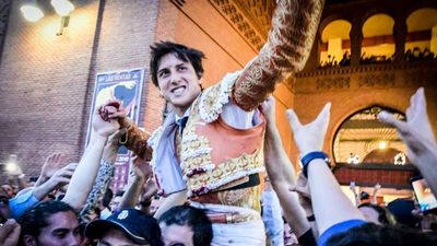 Roca Rey, herido y a hombros en la novena de San Isidro