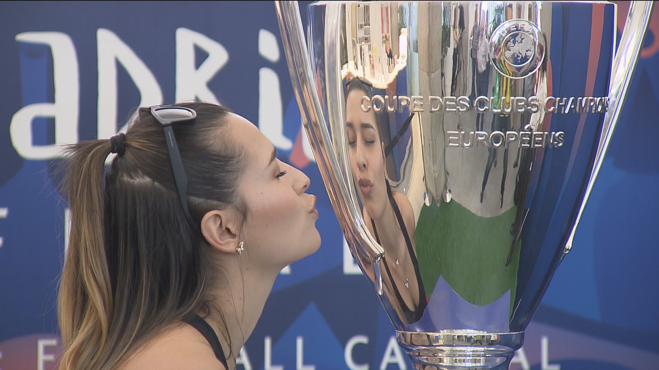 La copa de la Champions League llega a la Plaza Mayor