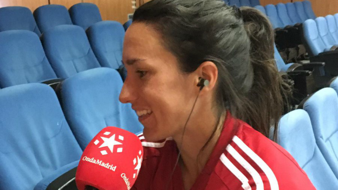 Silvia Meseguer: "Hay muchas cosas que mejorar en el fútbol femenino"
