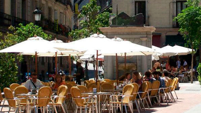 Los primeros calores fuertes del año llegan a Madrid con más de 35 grados