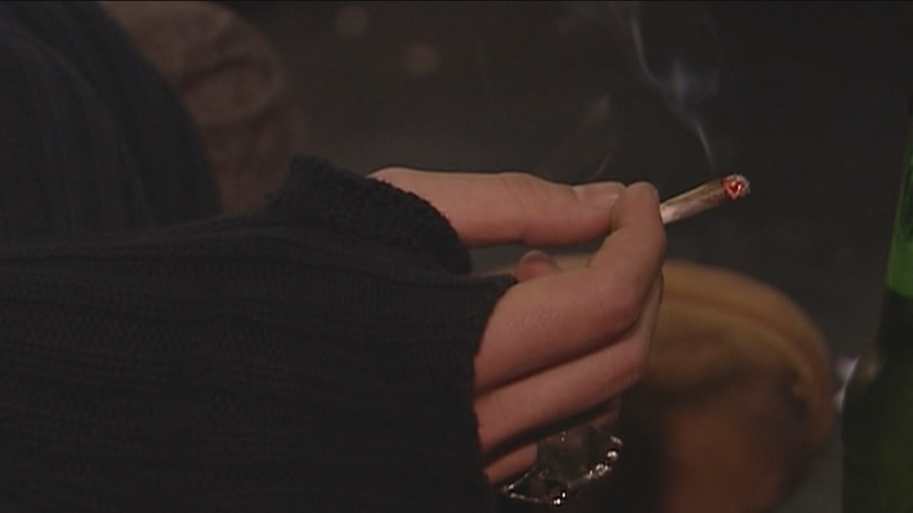 Los jóvenes creen que drogarse deteriora la imagen femenina