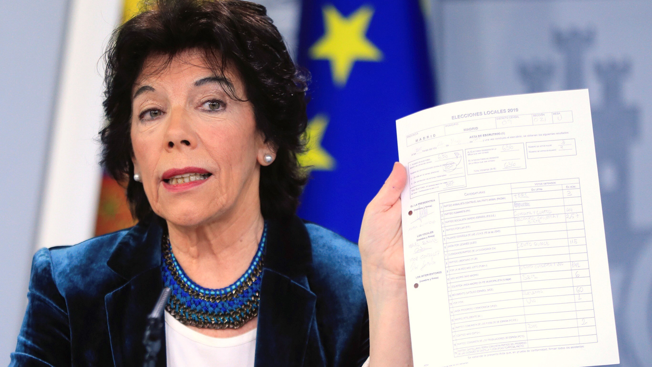 El Gobierno considera posible que el Supremo paralice la exhumación de Franco