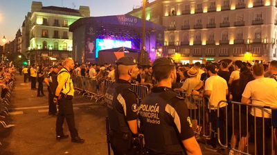 Cinco hinchas británicos detenidos y un policía herido leve