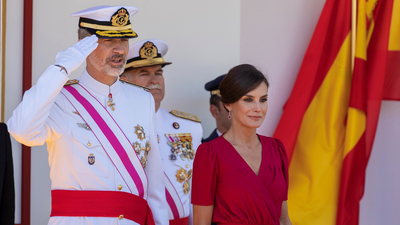 Los reyes presiden en Sevilla el desfile de las Fuerzas Armadas