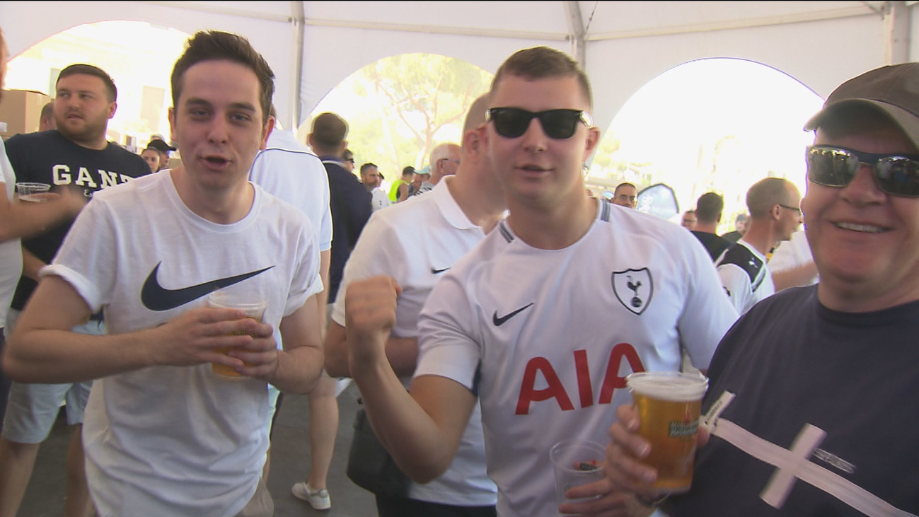 Las fanszone del Liverpool y Tottenham a reventar