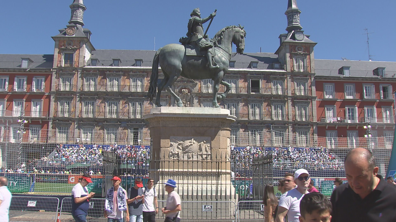 Así se vive la final de la Champions en la Plaza Mayor