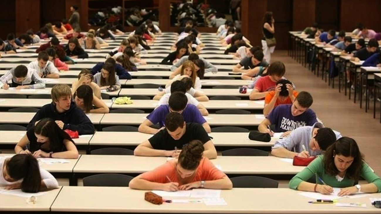 Nervios entre los estudiantes madrileños a pocas horas de la selectividad