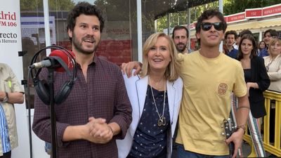 El grupo de moda Taburete revoluciona la Feria del Libro