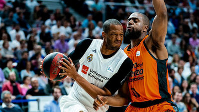 94-72 (1-0). Randolph capitanea la escabechina al Valencia