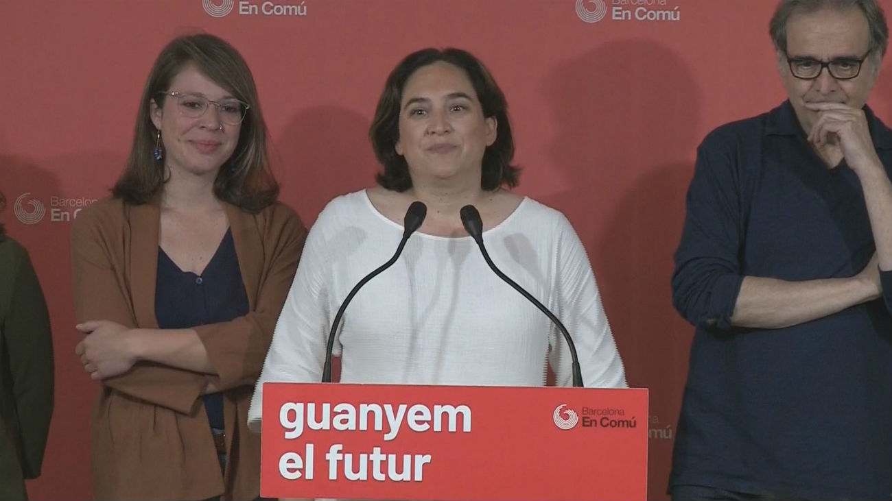 BComú defiende un gobierno a tres  con ERC y PSC con Colau de alcaldesa