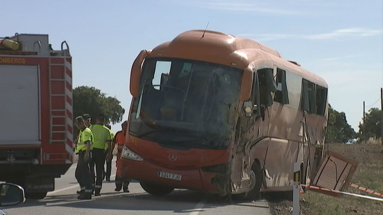 Ocho de los catorce heridos en el accidente de bus han sido dados de alta