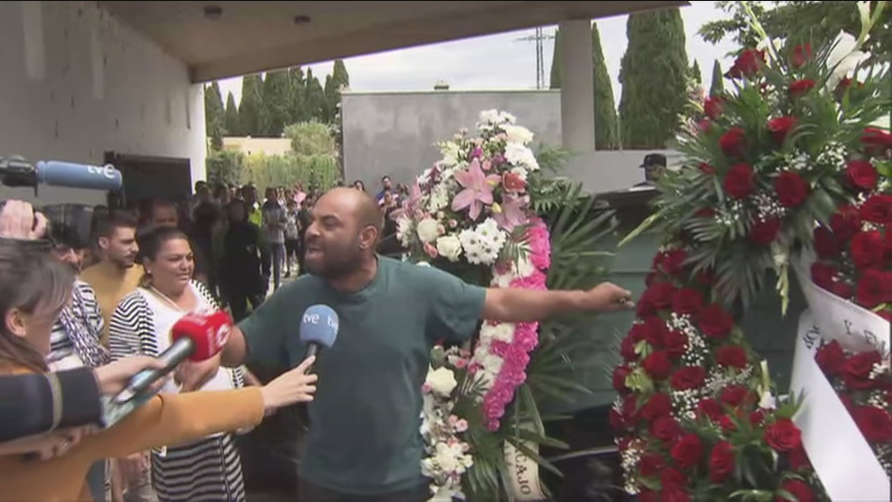 Tensión, dolor y amenazas en el entierro de Lisset, en Aranjuez