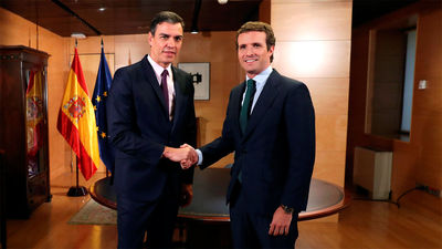 Sánchez y Casado se reúnen en Moncloa