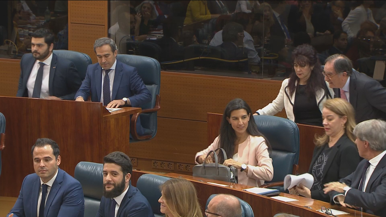 PP, Cs y Vox  intercambian documentos base para el gobierno regional