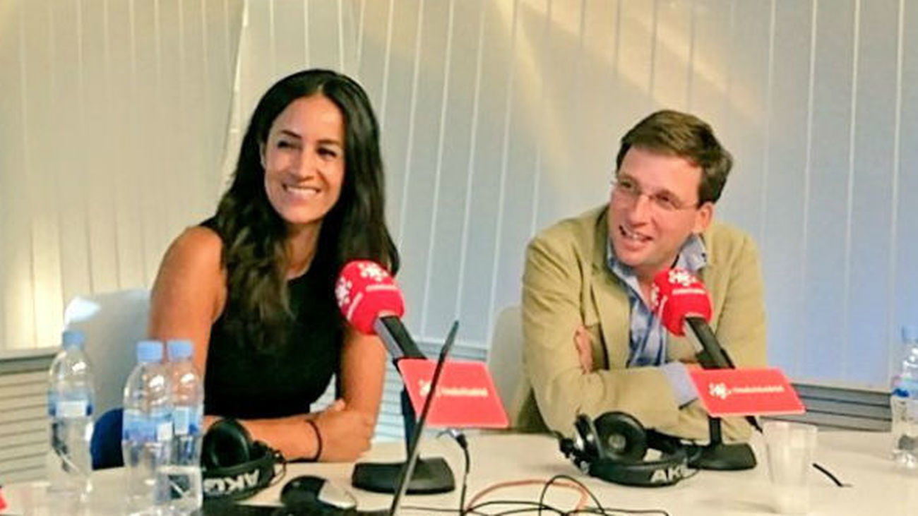 Los candidatos a la alcaldía de Madrid de Ciudadanos Begoña Villacís y del PP José Luis Martínez Almeida