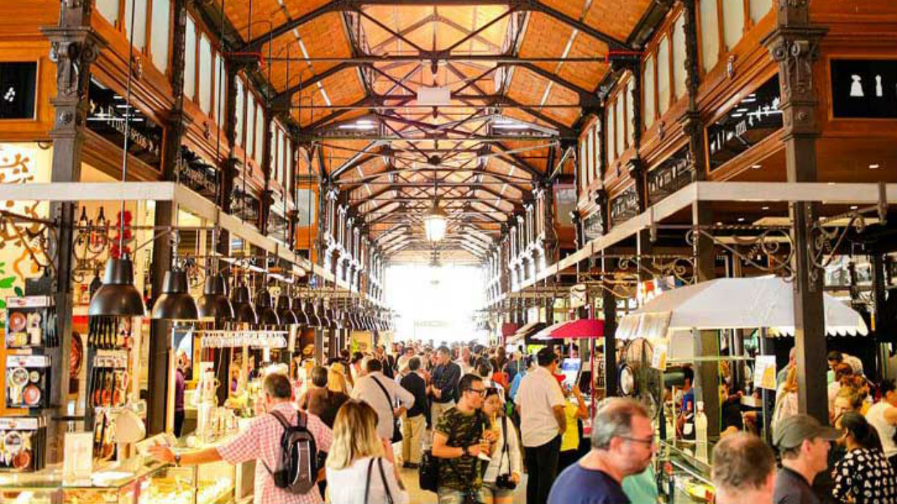 ¿Adelgaza comer de pie?