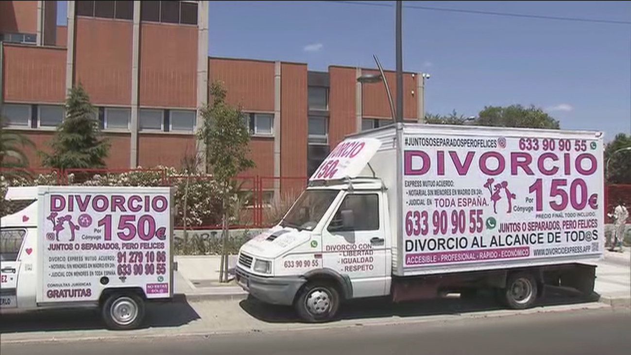 La "caravana del desamor" de Leganés ofrece divorcios a 150 euros