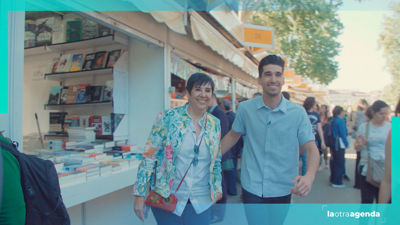 Vivimos en directo la emocionante experiencia literaria de la Feria del Libro