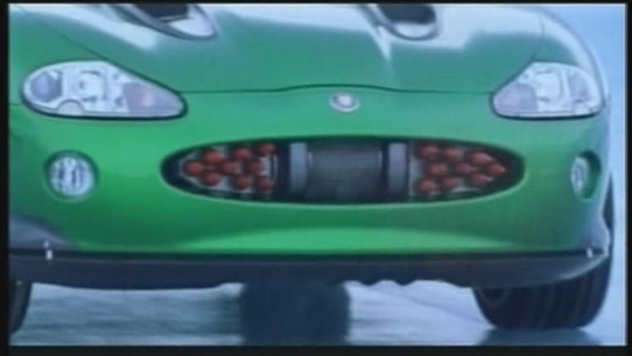 A subasta uno de los Aston Martin de James Bond