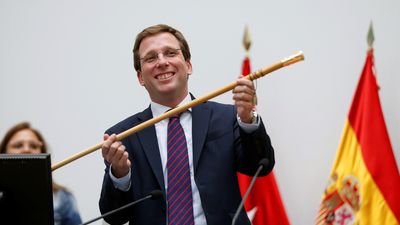 Martínez-Almeida anuncia el fin de las multas en Madrid Central el 1-J y que apagará los semáforos de la A-5