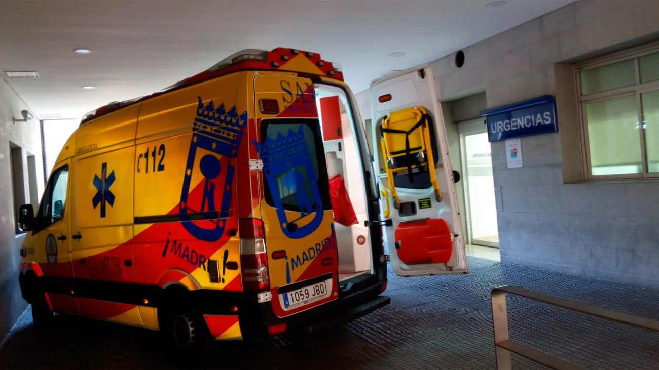 Un todoterreno arrolla al conductor de una autobús en Marqués de Urquijo