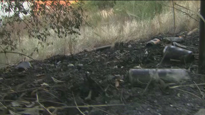 Encuentran un cadáver carbonizado tras el incendio de una chabola en Vicálvaro