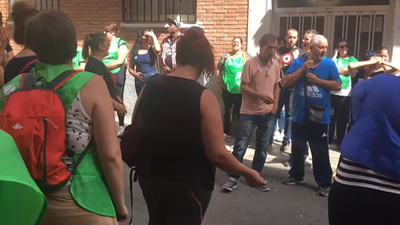 Una mujer y su hijo de 7 años evitan ser desahuciados en Arganda