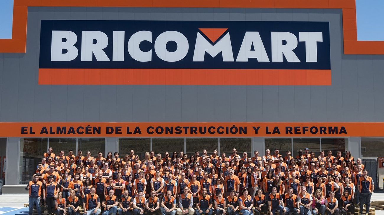 Programa de empleo en Bricomart para titulados universitarios