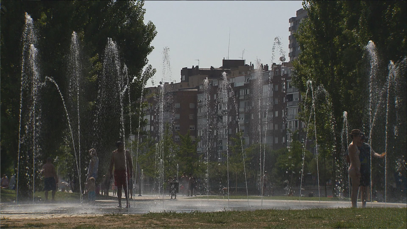 Los madrileños ya sufren la primera ola de calor del verano