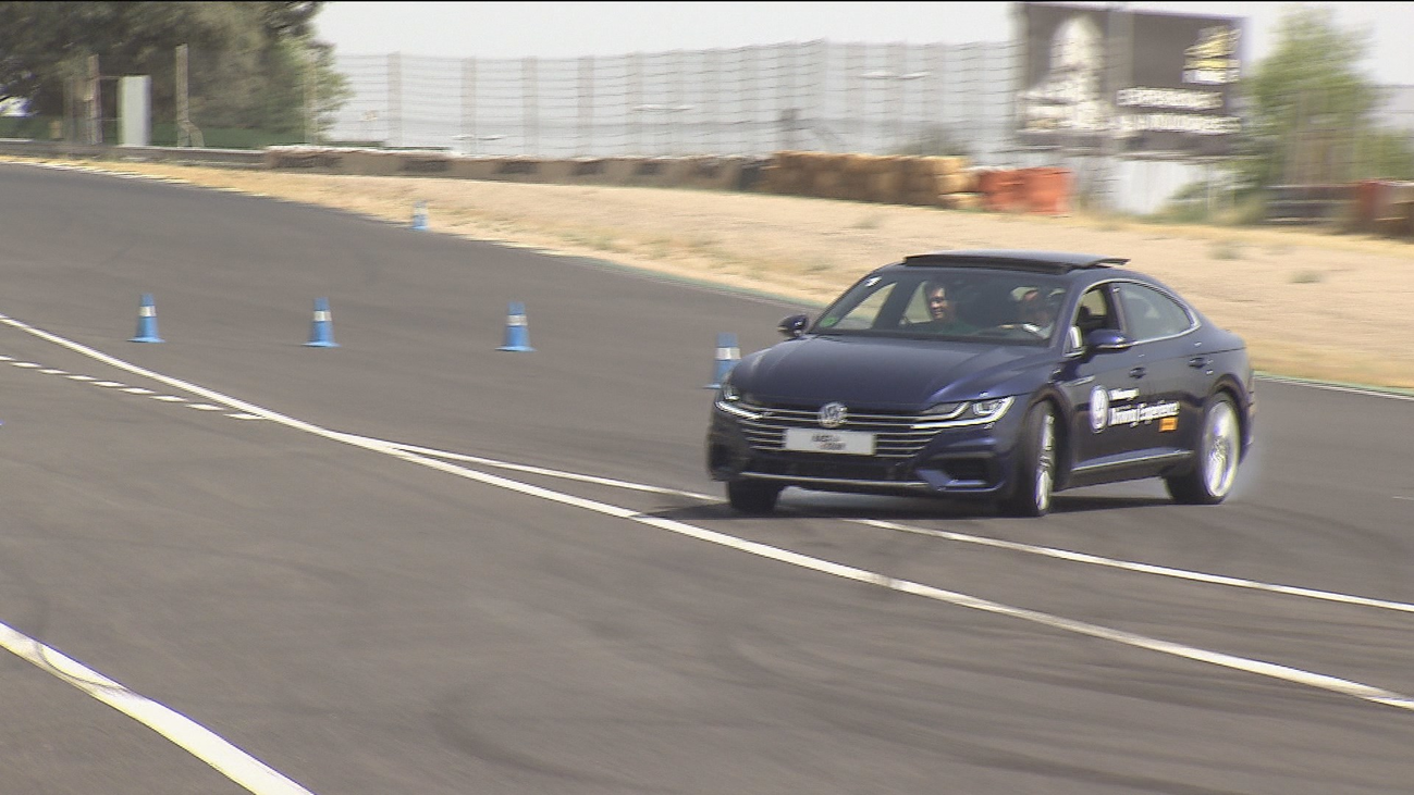 Cursos de conducción segura antes de la primera operación salida de verano