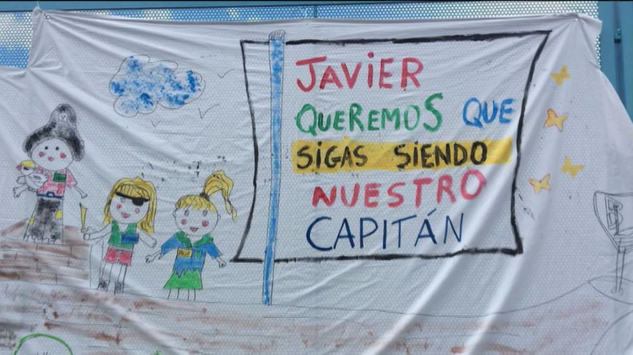 Pancarta en apoyo de Javier Montellano