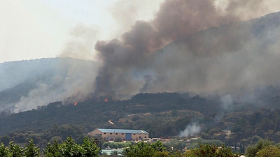 Se reaviva un foco del incendio en Cadalso de los Vidrios  y se complica su control