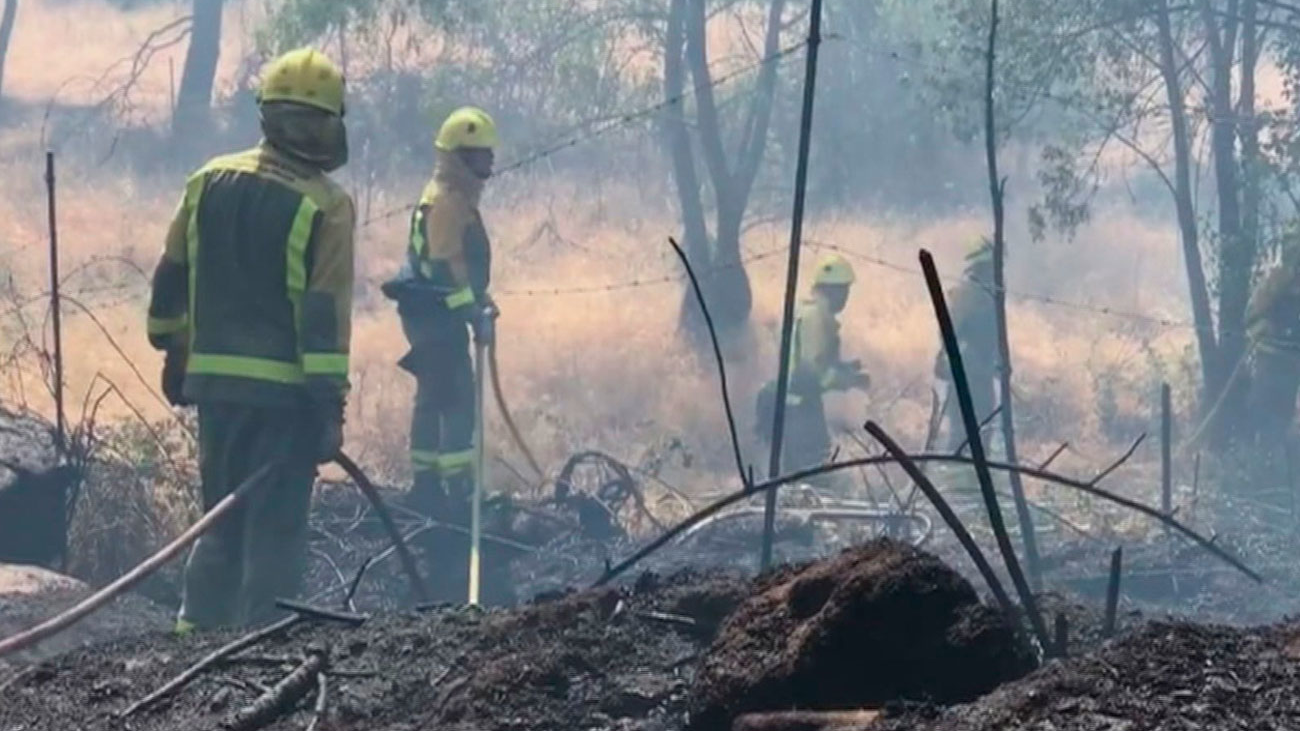 El incendio de Cadalso y Cenicientos se ha partido en dos