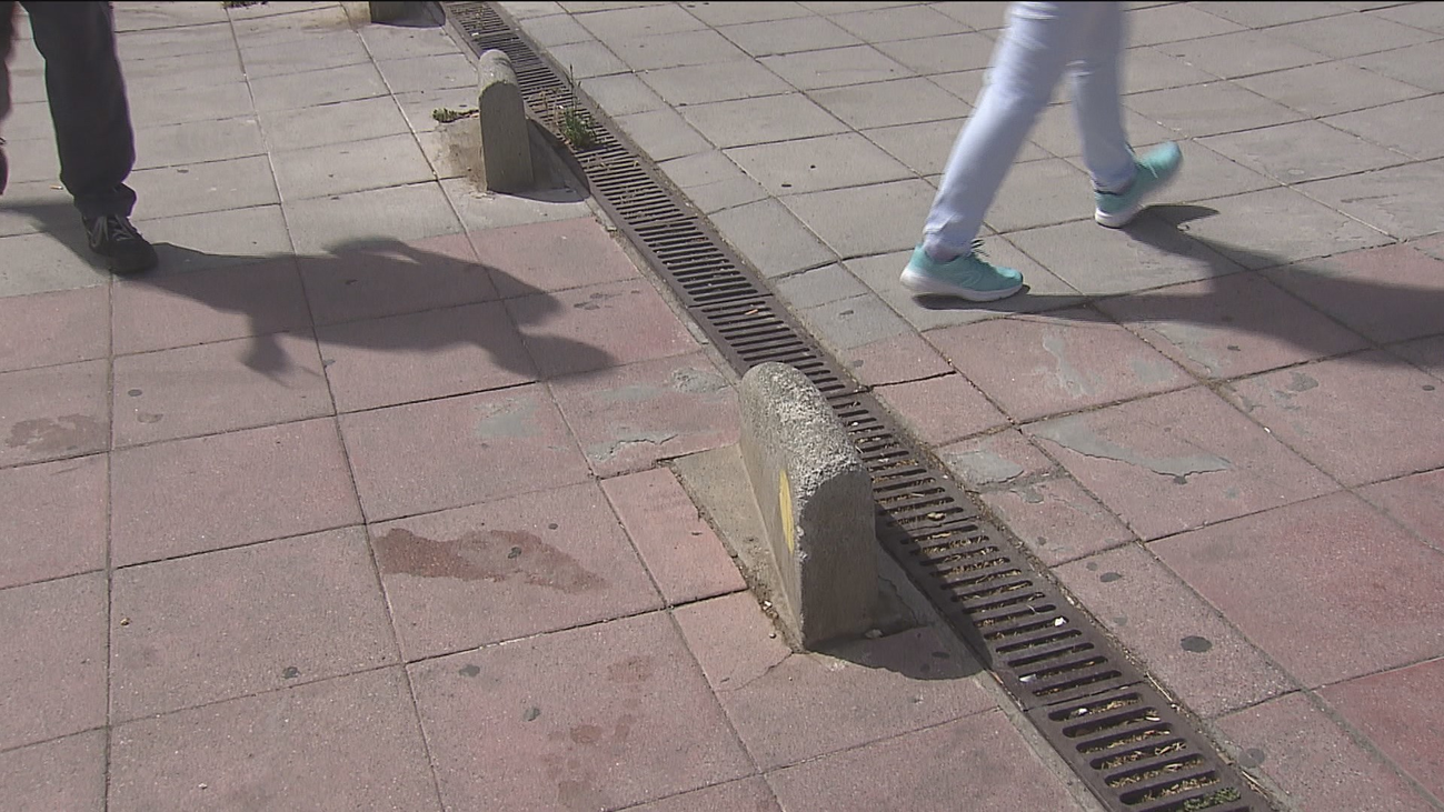 Los vecinos de Coslada, hartos del "lamentable" estado de sus aceras