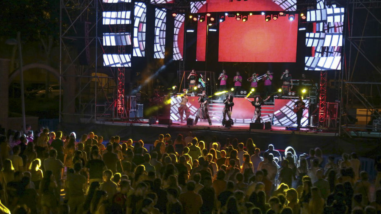 Los vecinos de La Fortuna de Leganés se despiden  de sus fiestas tras 10 intensos días