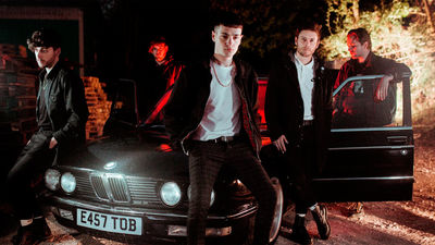 Detenido por subir al escenario del Download Festival y pegar a un guitarrista