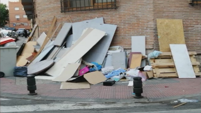Preocupación por la acumulación de basura en las calles de Usera