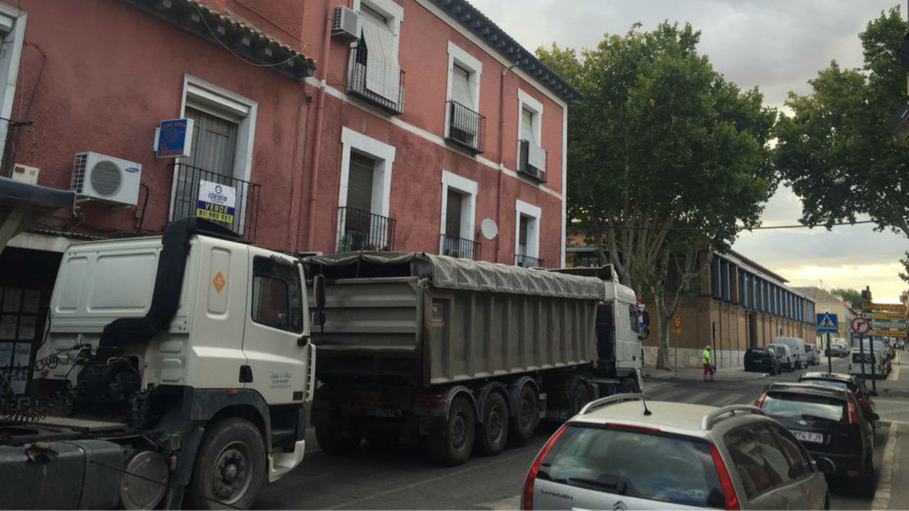 Asfaltado de una calle de Aranjuez