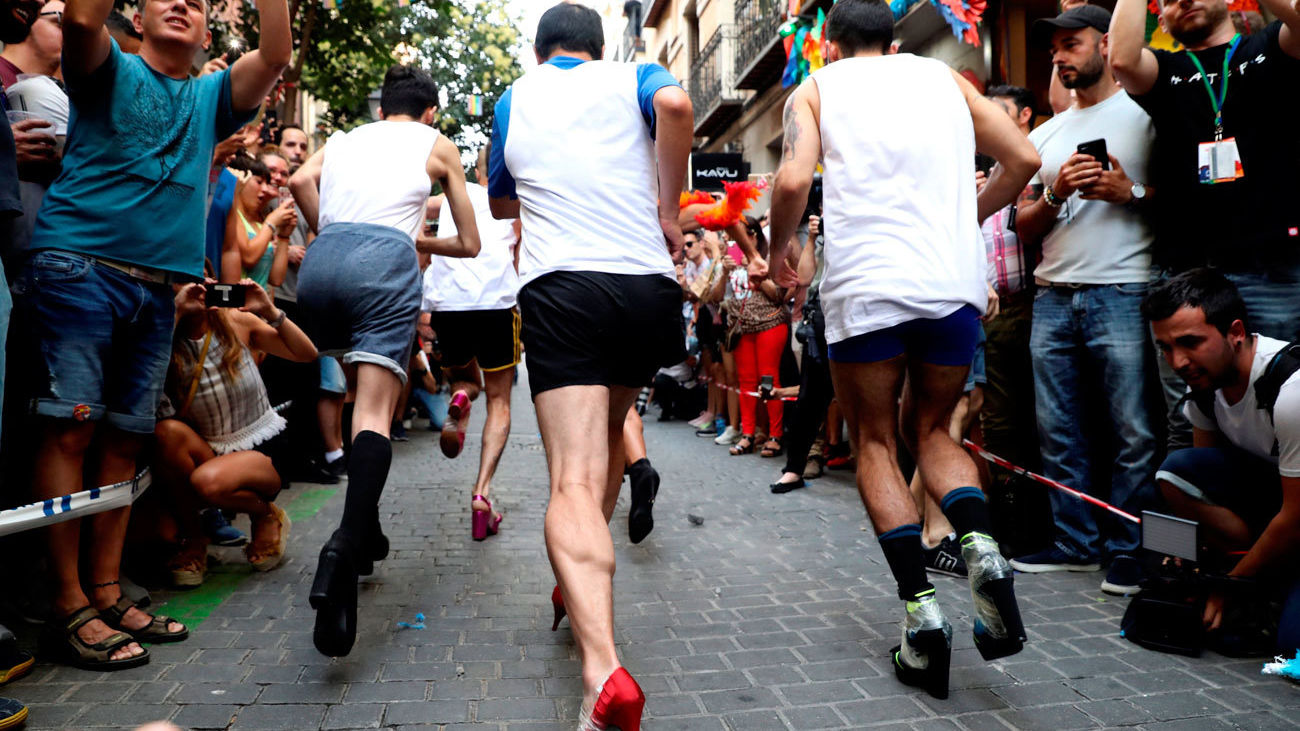 Pensativo Colonos amanecer Orgullo Gay Madrid 2019: las fotos de la Carrera de Tacones