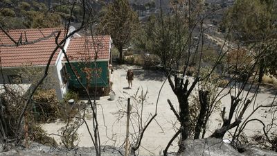 Siguen los trabajos para extinguir el incendio de Cadalso y Cenicientos