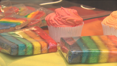 Dulces multicolores en la Fiesta del Orgullo